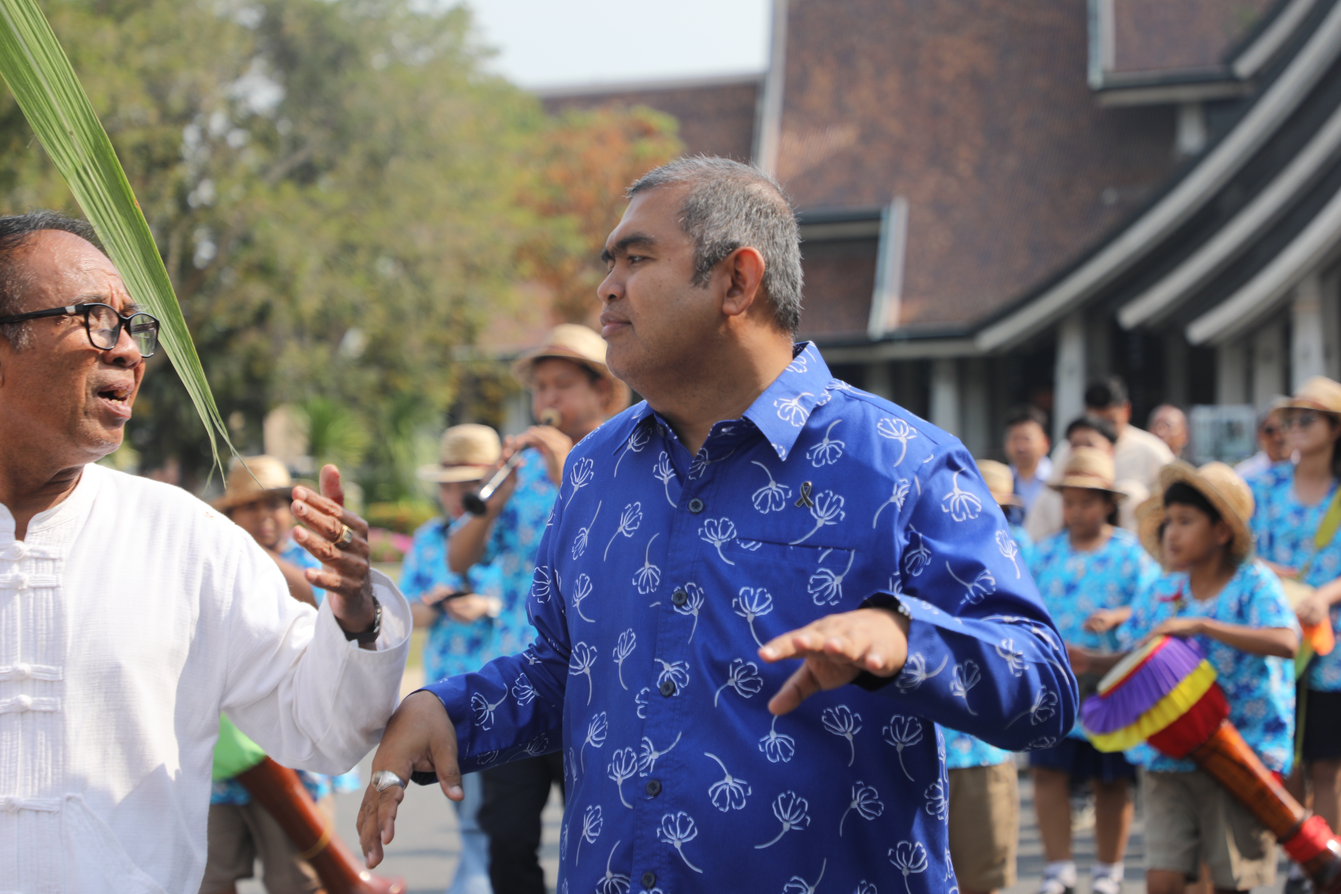 title - มากกว่าความรักระหว่างคู่ครอง คือความรักต่อปวงชน ส.ป.ก. จัดงาน “รักแห่งศิลป์ รักแห่งแผ่นดิน” พลังแห่งศิลปะที่เชื่อมโยงสถาบันและประชาชน